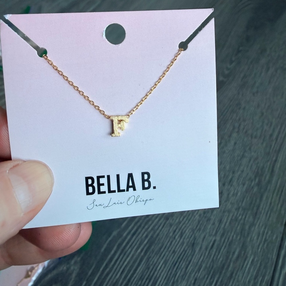 Gold Initial Charm Necklace "F"
